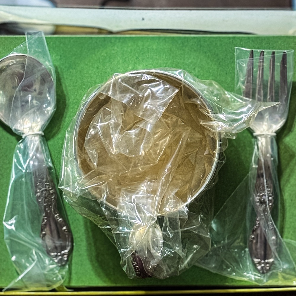Vintage Wm Rogers Silverplate Child’s Mug & Flatware Set ✨
